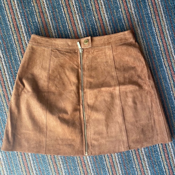 NWT Michael Kors Suede Mini Skirt, Sz 6 - Picture 1 of 4